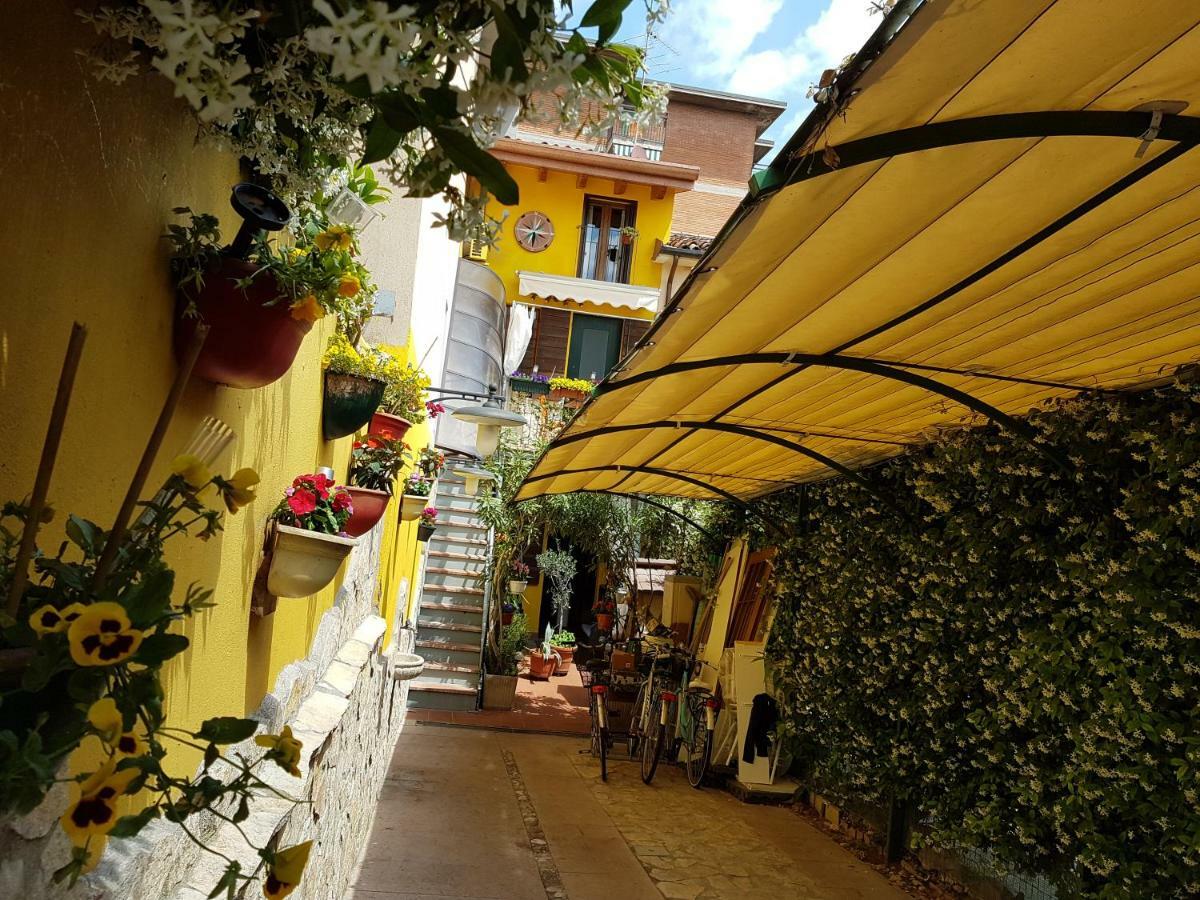 Dora Baltea Monolocale Primo Piano Mansarda Secondo Piano Verona Exteriér fotografie