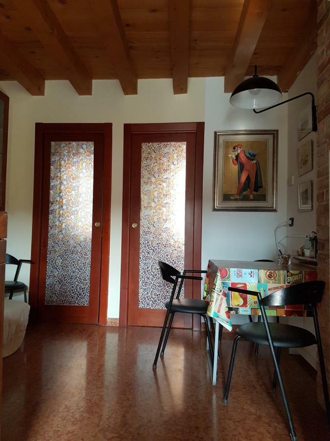 Dora Baltea Monolocale Primo Piano Mansarda Secondo Piano Verona Exteriér fotografie