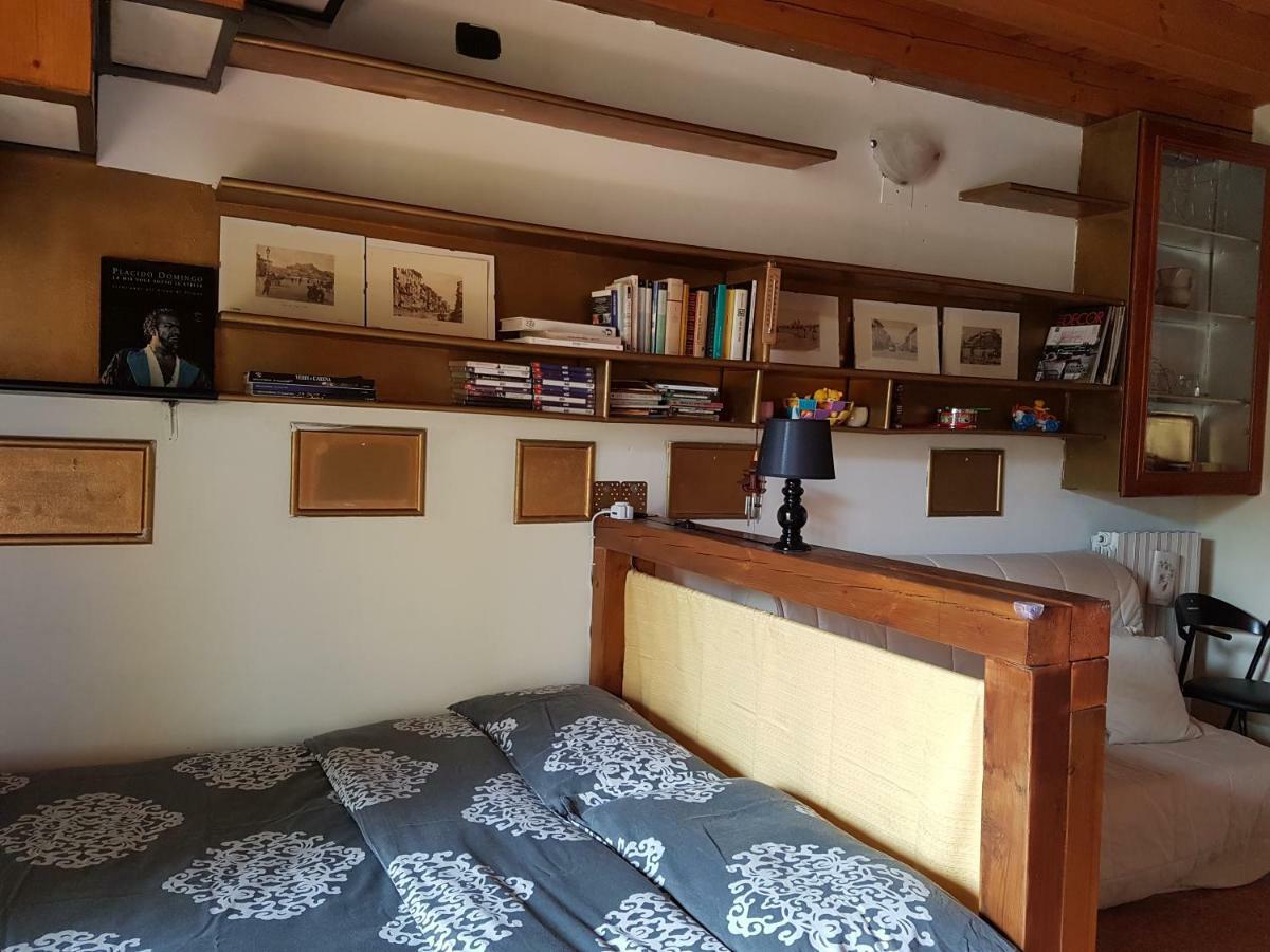 Dora Baltea Monolocale Primo Piano Mansarda Secondo Piano Verona Exteriér fotografie
