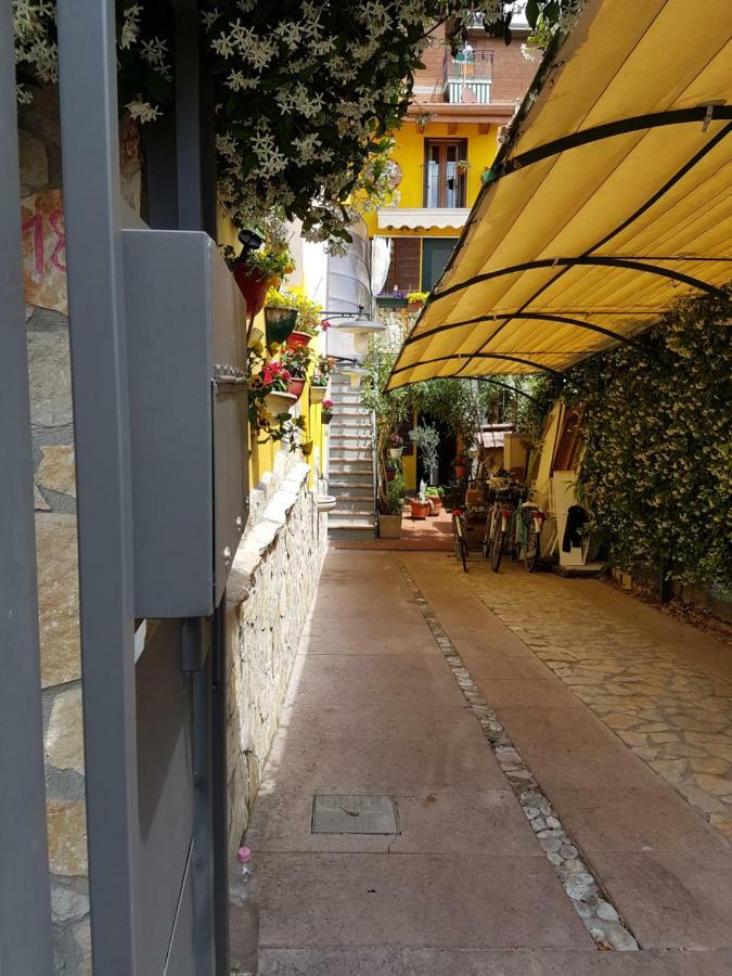 Dora Baltea Monolocale Primo Piano Mansarda Secondo Piano Verona Exteriér fotografie