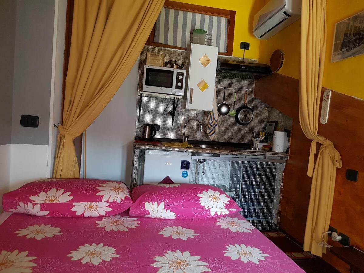 Dora Baltea Monolocale Primo Piano Mansarda Secondo Piano Verona Exteriér fotografie