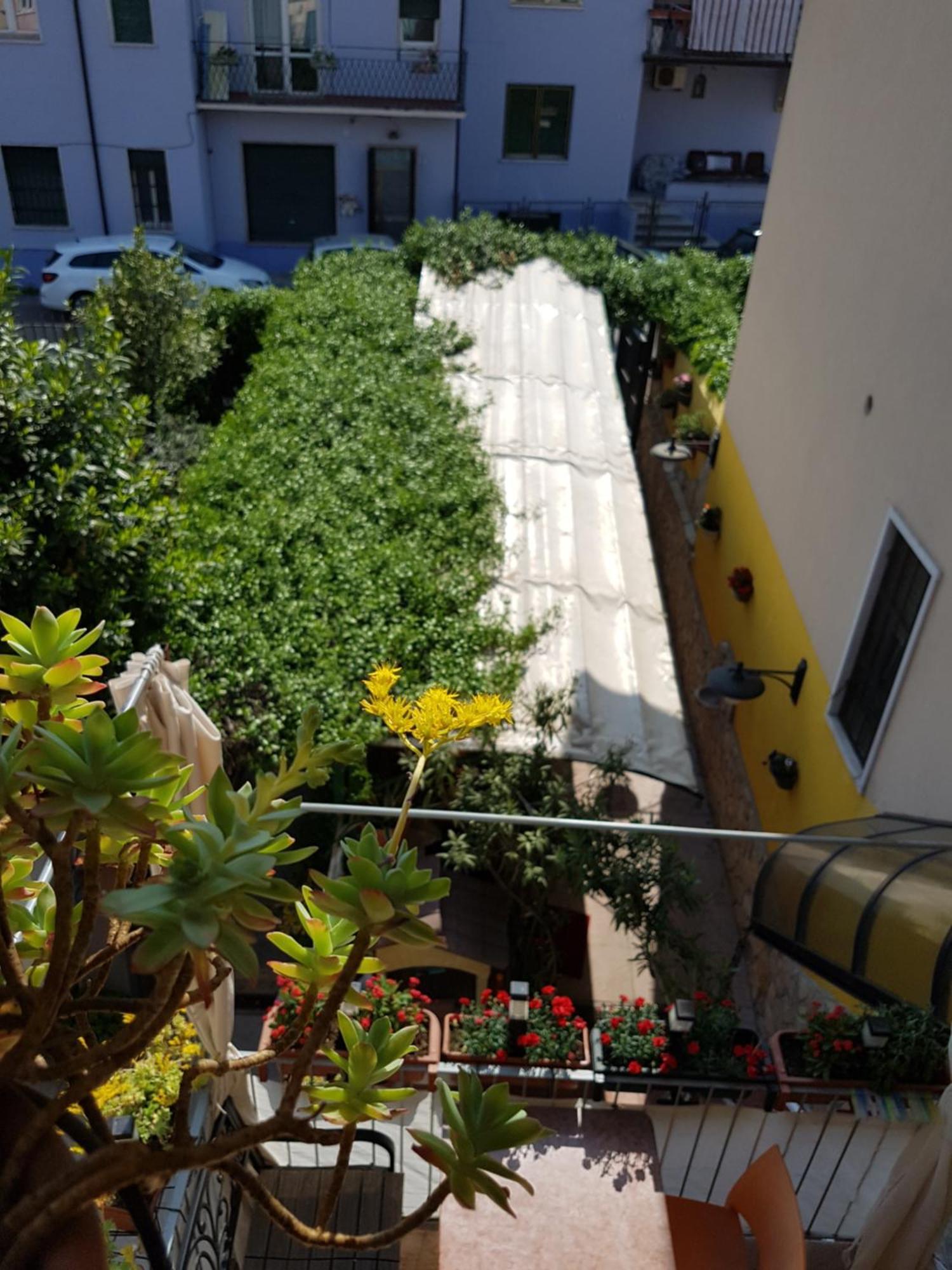 Dora Baltea Monolocale Primo Piano Mansarda Secondo Piano Verona Exteriér fotografie